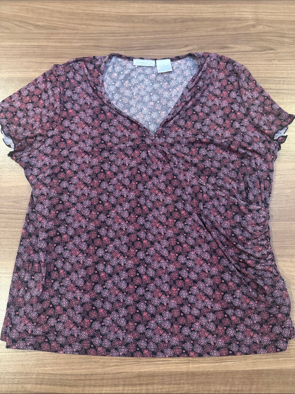 Worthington Black & Pink V-Neck Short Sleeve Blouse